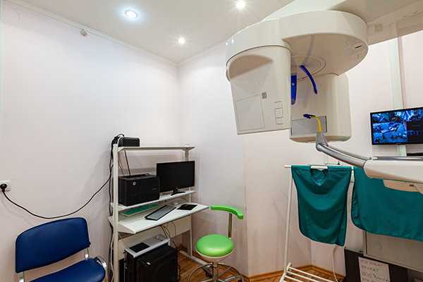 Чистка зубов в Троицке